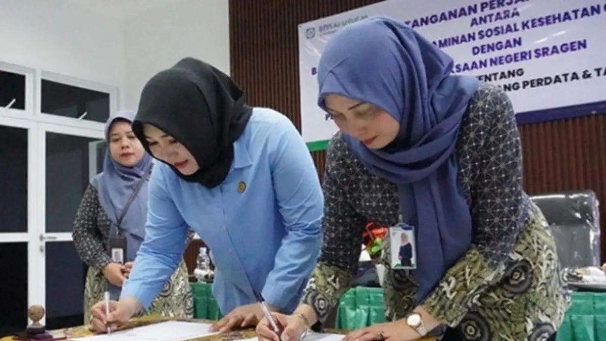 BPJS Kesehatan Cabang Surakarta bersama Kejaksaan Negeri Sragen melakukan penandatanganan kerja sama tentang penanganan masalah hukum bidang hukum perdata dan tata usaha negara, Selasa (12/5/2026). (DOK.BPJS KESEHATAN CABANG SURAKARTA)