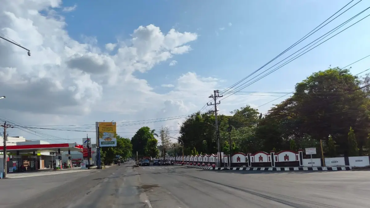 Perempatan Makam Sarekat Islam (SI) Sragen menyimpan kisah misterius sekaligus angker yang dipercaya masyarakat sekitar. (Ahmad Khairudin/Radar Solo)