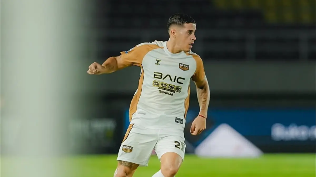 Gelandang Dewa United Alexis Messidoro saat jalani pertandingan di Stadion Manahan, Sabtu (16/5/2026). (INSTAGRAM DEWA UNITEF) 