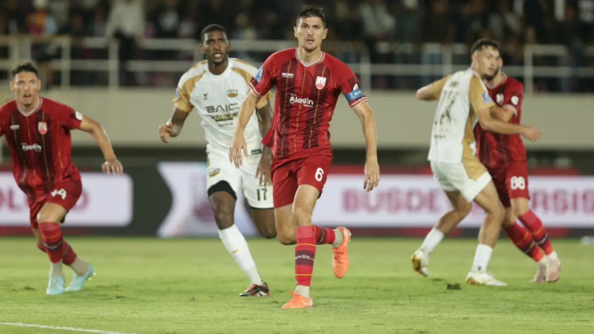 Persis Solo melawan Dewa United di Stadion Manahan, Sabtu malam (16/5/2026). (TIM MEDIA PERSIS SOLO)