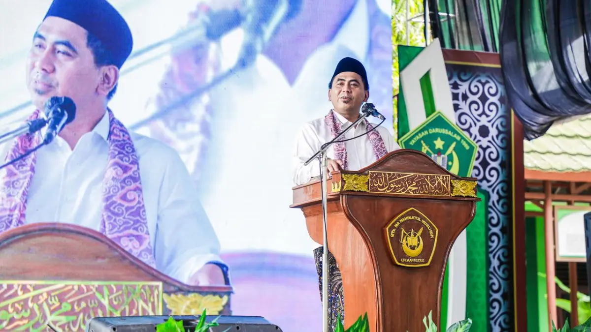 Wakil Gubernur Jateng Taj Yasin hadiri acara wisuda di Kudus, Minggu (17/5). (Humas Pemprov Jateng)