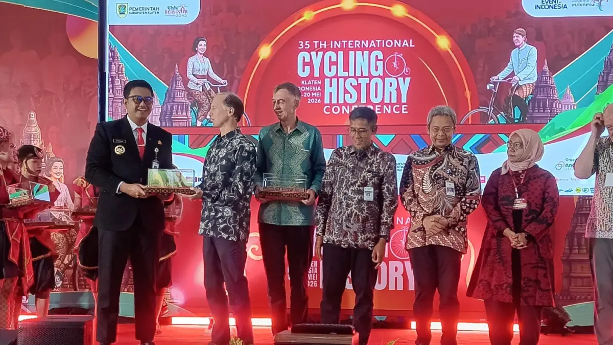Pelaksanaan 35th International Cycling History Conference (ICHC) di Pendapa Pemkab Klaten, Rabu (20/5/2026). (Angga Purenda/Radar Solo)