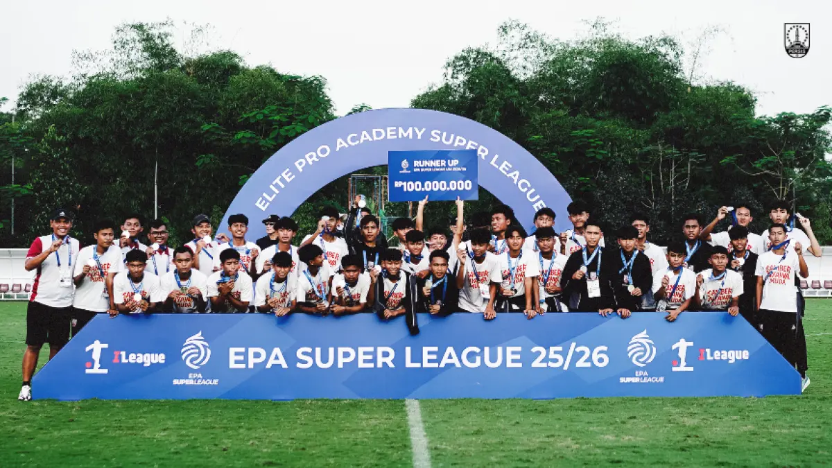 Tim PERSIS U16 saat penyerahan penghargaan sebagai runner up EPA U16 2025/2026 (Dok Tim Media PERSIS)