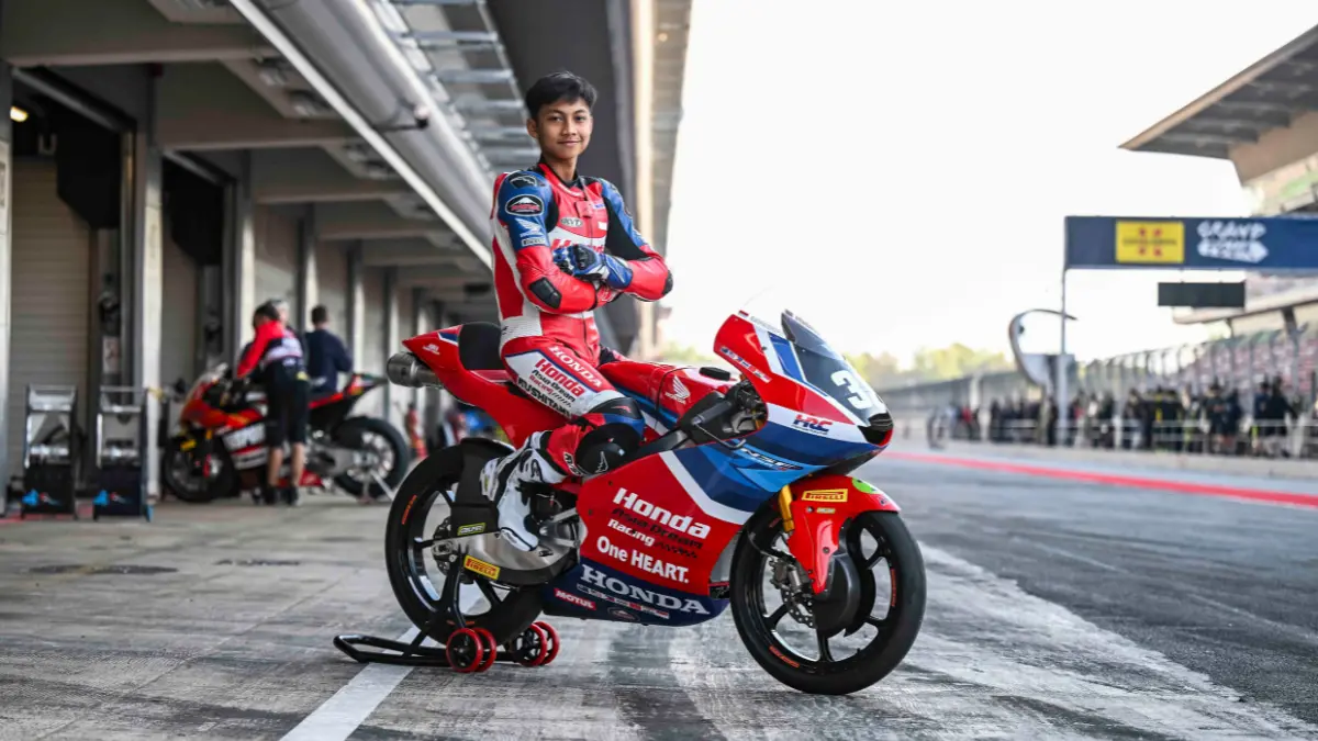 Pada musim balap 2026, Ramadhipa bergabung dengan Honda Asia-Dream Racing Junior Team dan akan mengendarai motor Honda NSF250RW bernomor balap #32. (DOK.HONDA)