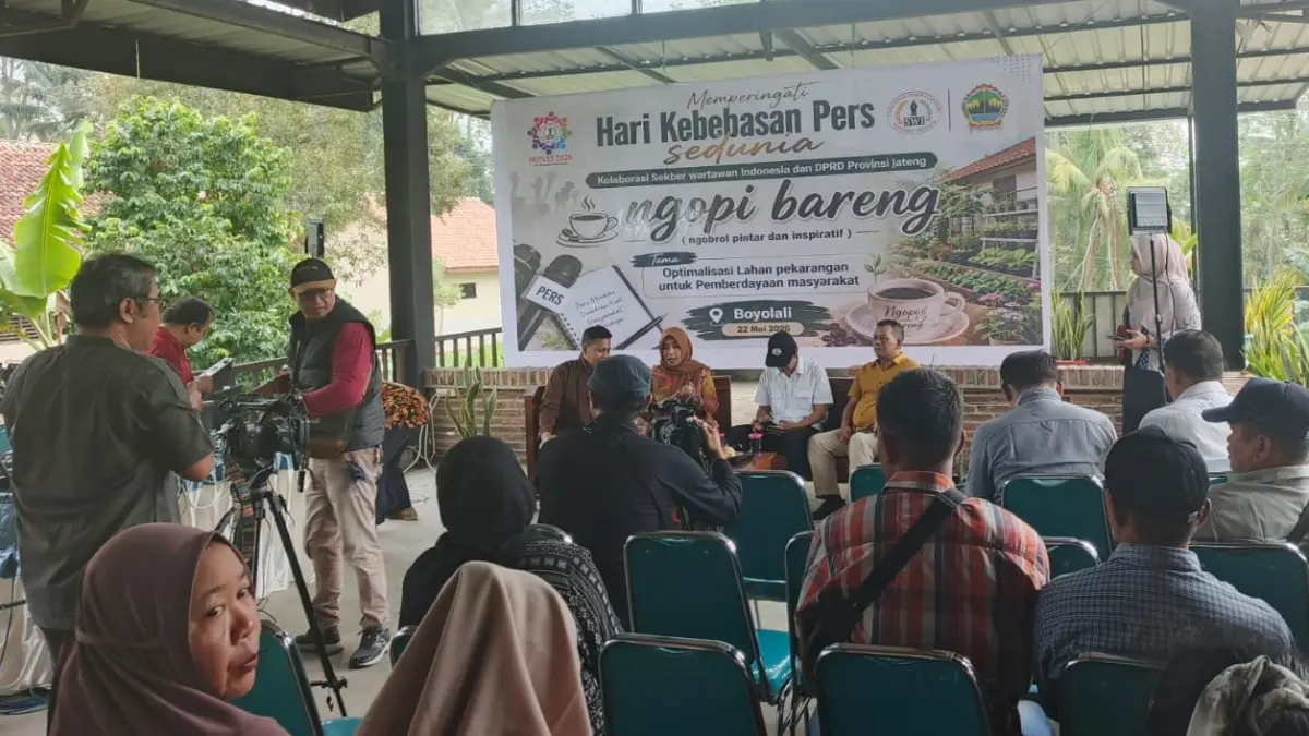 Sekretariat Bersama Wartawan Indonesia dan DPRD Provinsi Jateng gelar forum diskusi santai “Ngopi Bareng” di Gedung IKM Banyuanyar, Desa Banyuanyar, Ampel, Boyolali, Jumat (22/5). (ABDUL KHOFID/RADAR SOLO)
