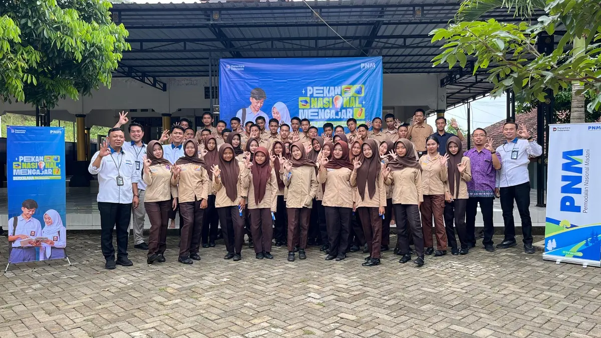 PT Permodalan Nasional Madani (PNM) gelar program PNM Mengajar untuk siapkan siswa-siswi SMK hadapi dunia kerja.