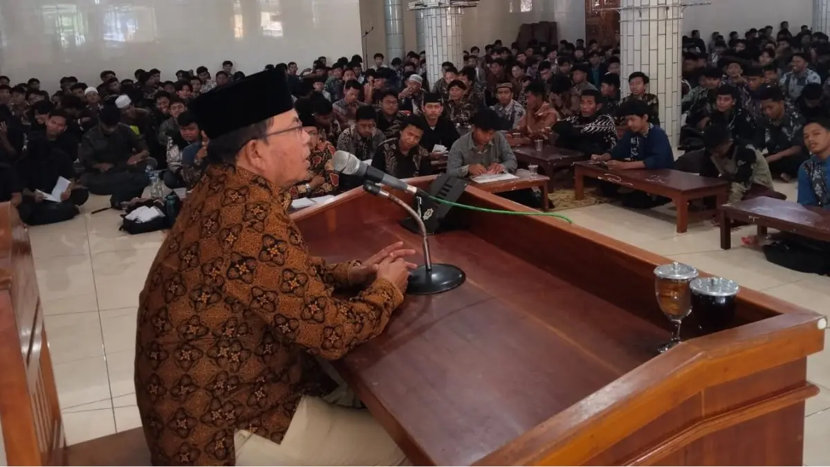 DPD LDII Wonogiri gelar pengajian khusus bagi ratusan generasi muda di Masjid Baitussubur Bulusulur, Kecamatan Wonogiri Kota, Minggu (24/5/2026). (IWAN ADI/RADAR SOLO)