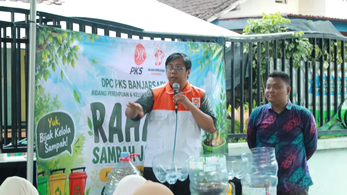 Membantu mengatasi persoalan sampah di Kota Solo, PKS Banjarsari gelar pelatihan pengelolaan sampah. (A Christian/Radar Solo)