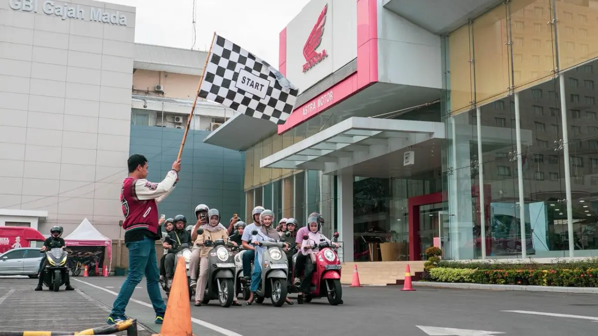 Peserta Scoopy Your Mode Your Ride diberangkatkan dari Astra Motor Center Semarang, Sabtu (23/5/2026). (DOK. ASTRA MOTOR JATENG)