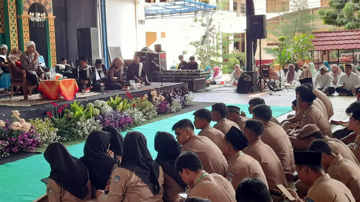 Salah satu kegiatan di pondok pesantren di Karanganyar. (Rudi Hartono/radarsolo.com)