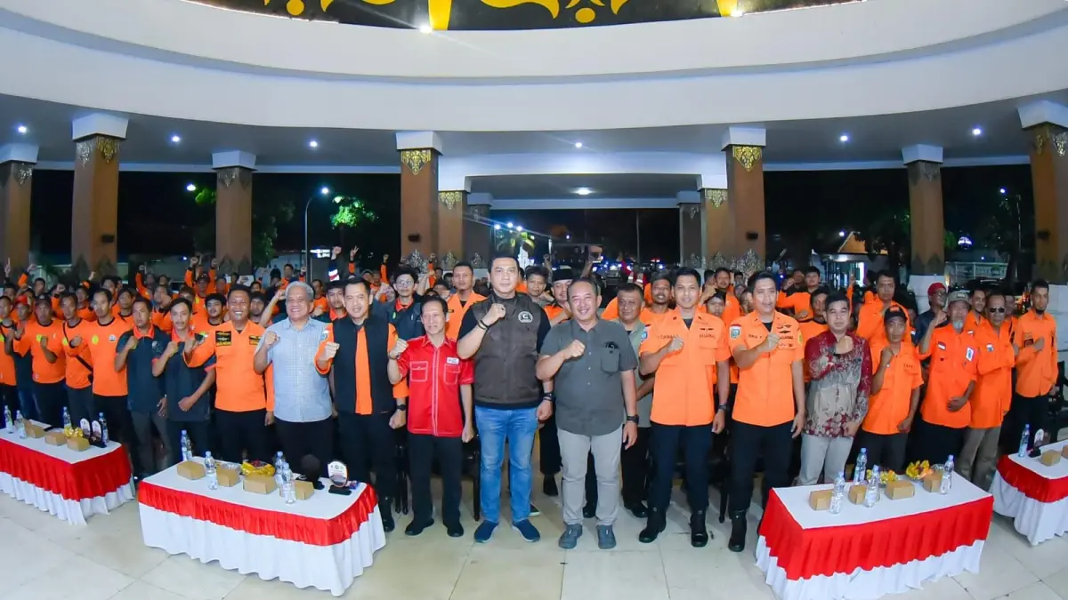 Bupati Karanganyar Rober Christanto saat sarasehan bersama relawan. (Rudi Hartono/Radar Solo)