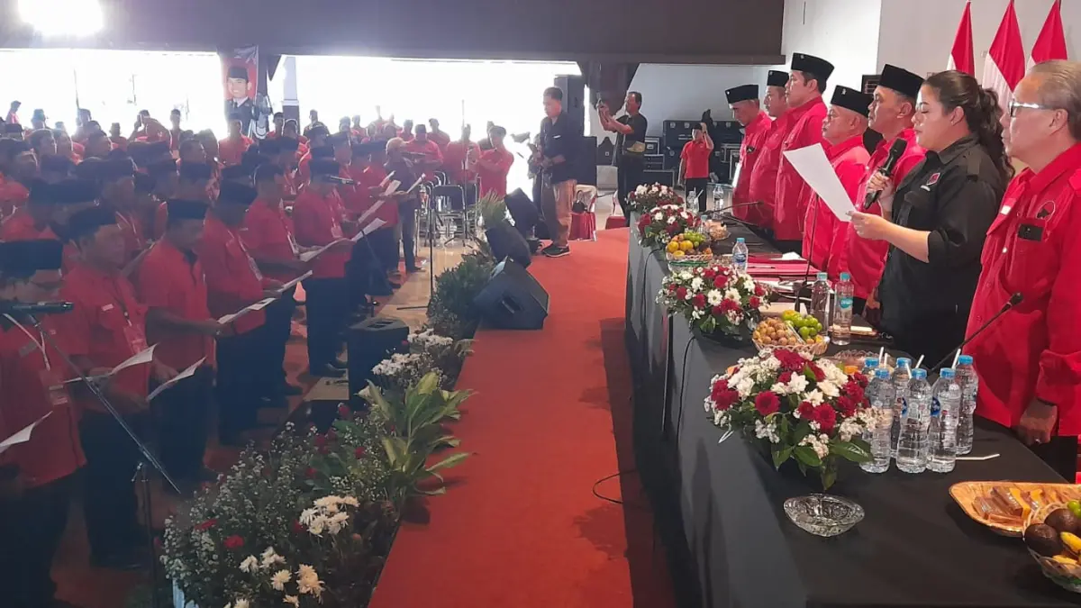 Pelantikan pengurus PAC PDIP Karanganyar di Gedung Kebudayaan Karanganyar, Selasa (26/5/2026) sore. (Rudi Hartono/Radar Solo)