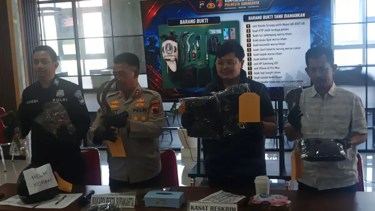 Polresta Solo amankan barang bukti senjata tajam pelaku pembacokan di Gatsu. (Humas Polresta Solo)
