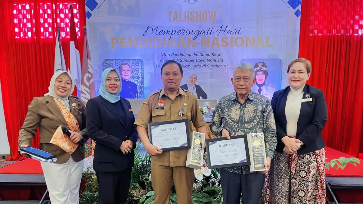 Talkshow peringatan Hari Pendidikan Nasional sekaligus HUT ke-23 PT Metropolitan Golden Management (MGM) di Arafah Grand Ballroom Horison Aziza Solo, Senin (25/5). (HERNINDYA JALU/RADAR SOLO)