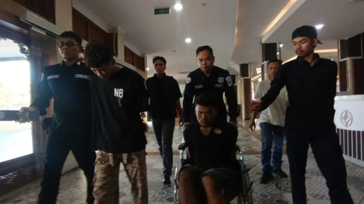 Tersangka pembacok di Gatsu diamankan Tim Satreskrim Polresta Solo. (A Christian/Radar Solo)