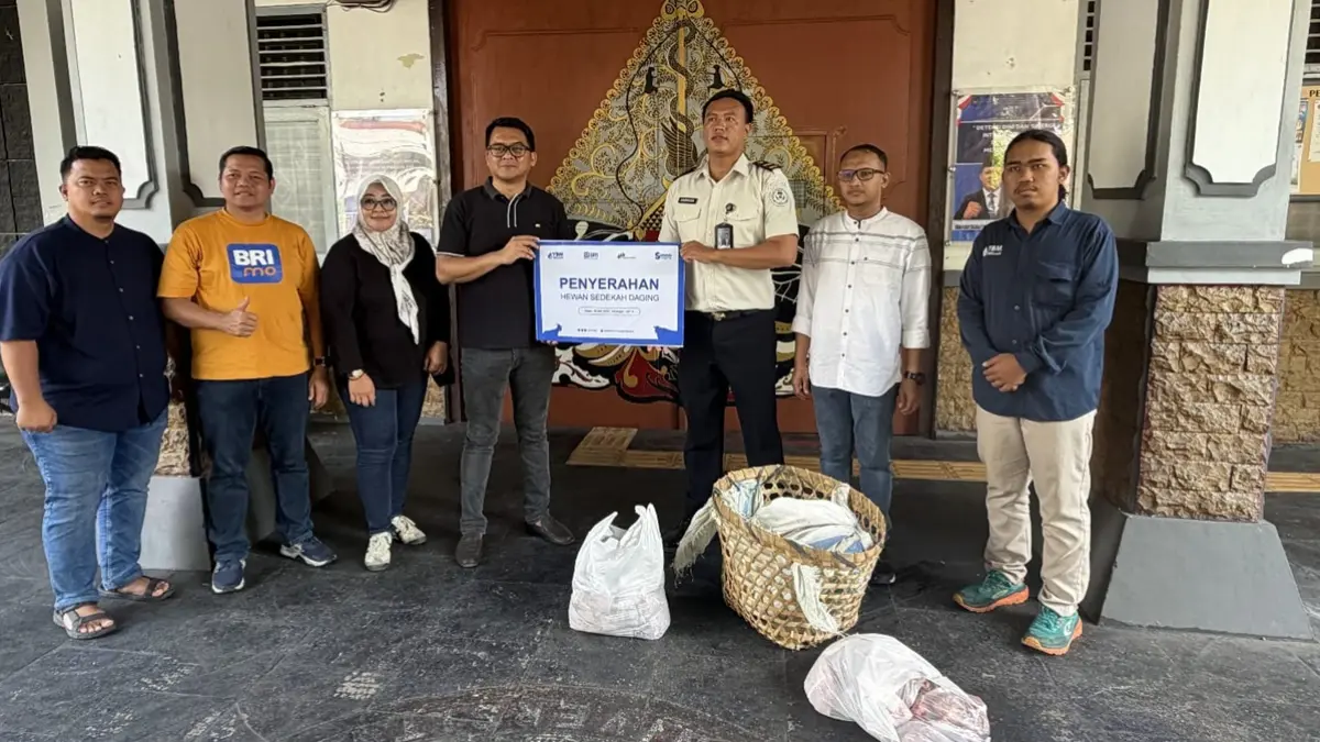 Penyerahan paket daging kurban dari BRI Cabang Klaten di Lapas Kelas IIB Klaten (Dok. BRI Kantor Cabang Klaten)
