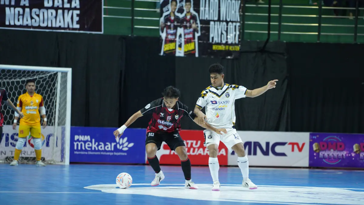 Maestro Solo FC melawan Hampton FC Surabaya di GOR Bung Karno Sukoharjo, Kamis (28/5) malam. (DOK. AFI) 