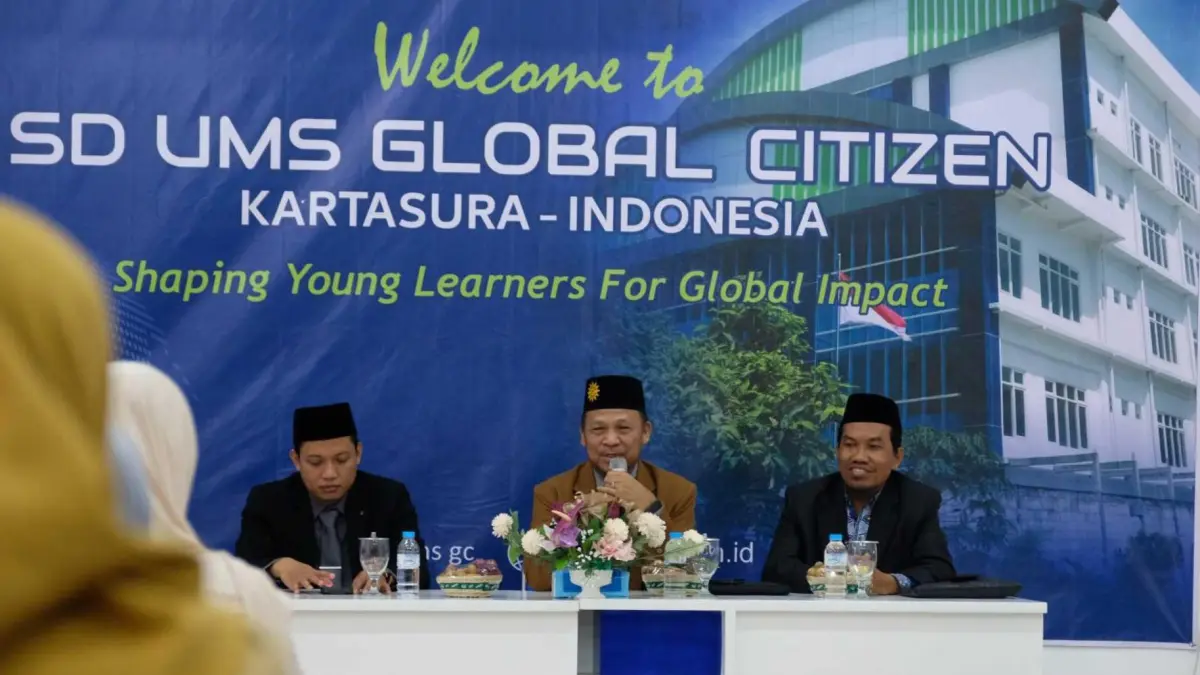Simbolis peluncuran SD UMS Global Citizen di Kartasura, Kabupaten Sukoharjo. (Dok. Humas UMS)