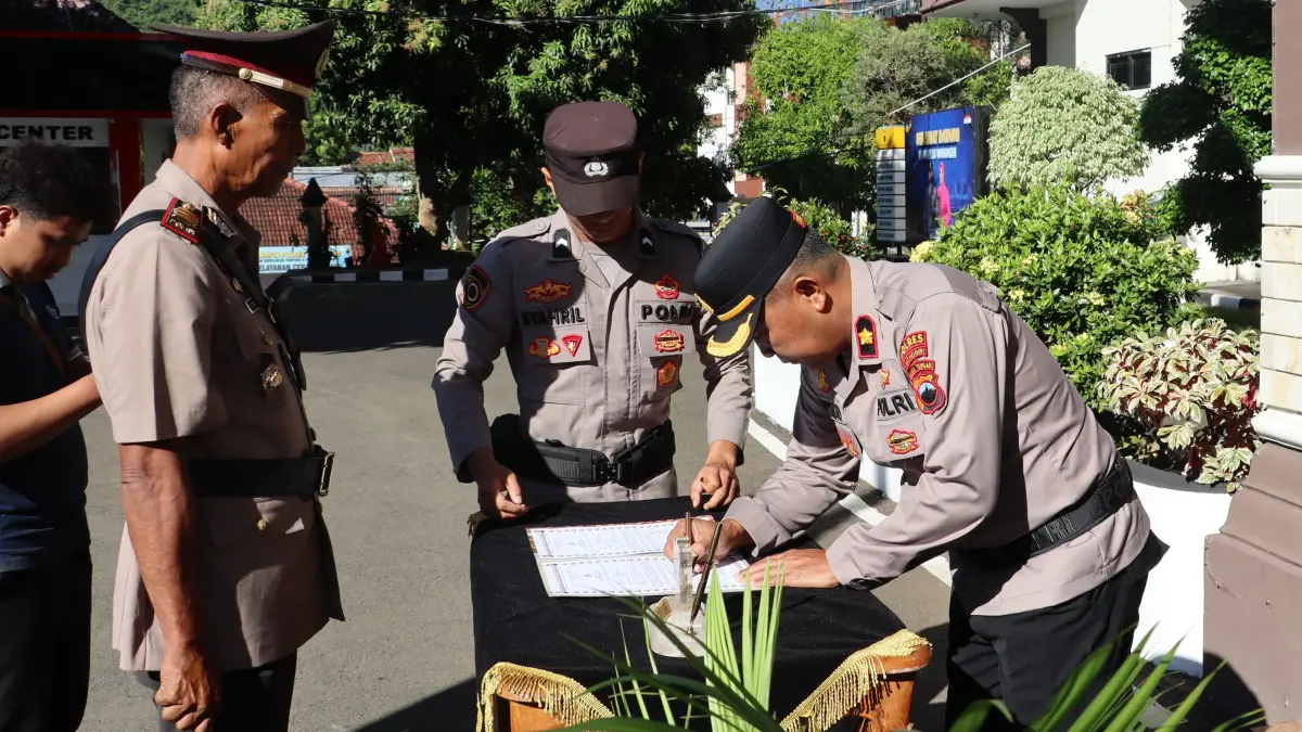 Upacara kenaikan pangkat pengabdian sekaligus penyerahan jabatan Kapolsek Girimarto di halaman Mapolres Wonogiri, Jumat (29/5/2026). (ISTIMEWA)