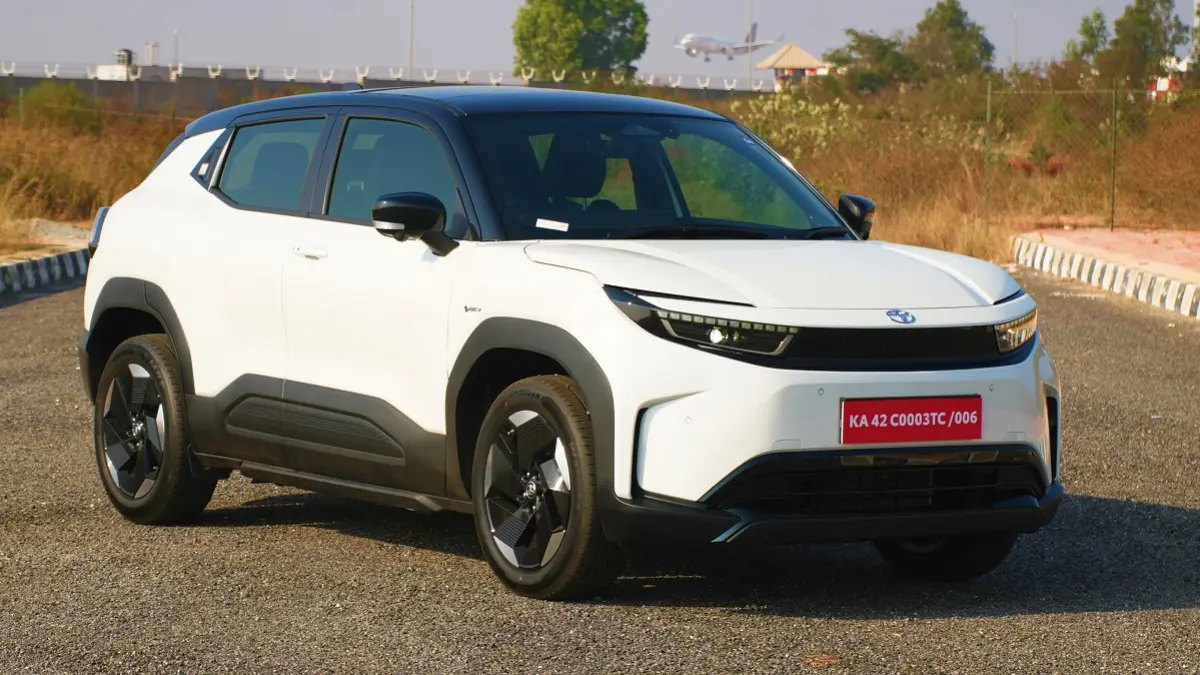 Toyota Perkenalkan SUV Listrik Futuristis, Fast Charging Jadi Andalan, Harga Rp 440 Jutaan dan Jarak Tempuh 543 Km (https://www.instagram.com/timesdrive.in/)