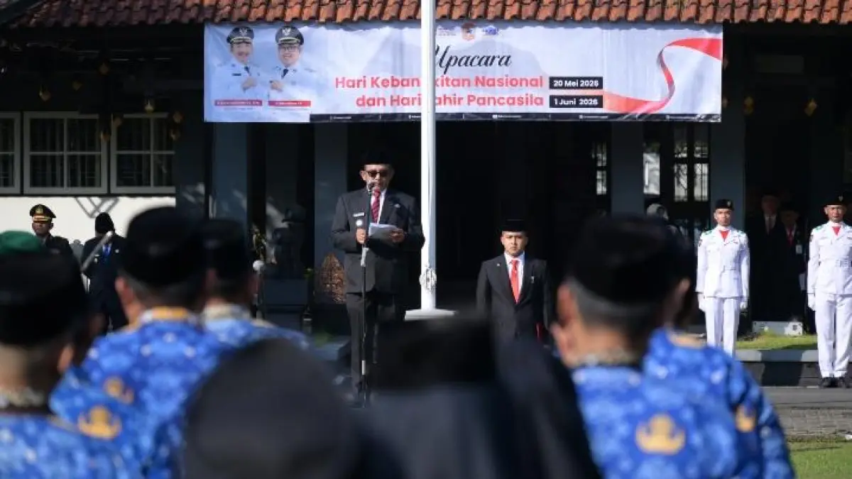 Bupati Karanganyar Rober Christanto memimpin peringatan Hari Lahir Pancasila, Senin (1/6/2026). (Rudi Hartono/Radar Solo)