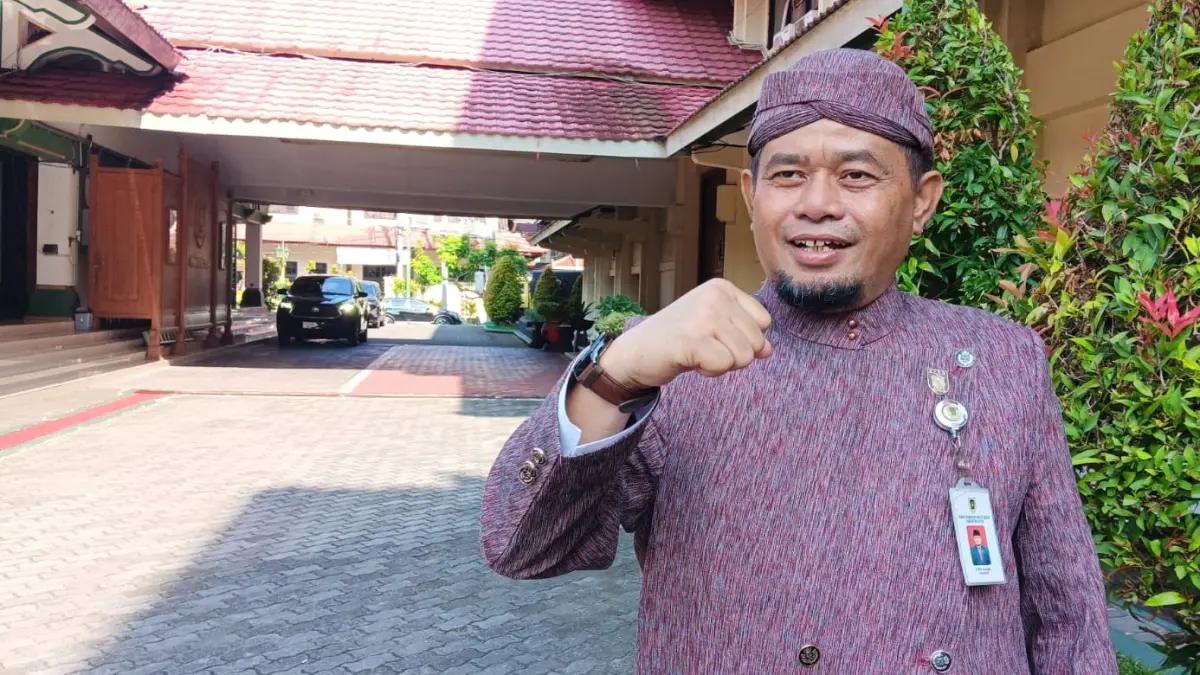 Ketua DPRD Klaten Edy Sasongko usai mengikuti Upacara Hari Lahir Pancasila di halaman Pendapa Pemkab Klaten, Senin (1/6/2026). (Angga Purenda/Radar Solo)

