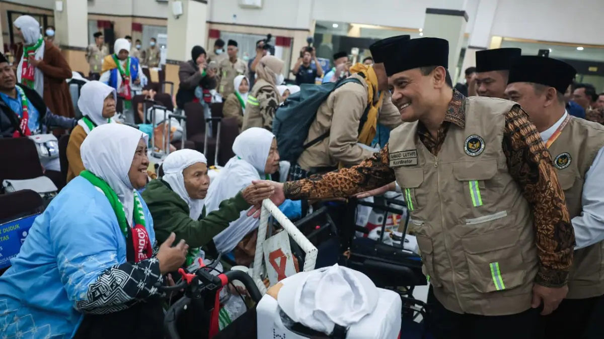 Sambut Kepulangan Jemaah Haji, Gubernur Ahmad Luthfi Ingatkan Jemaah Jaga Kemabruran&nbsp; (Pemprov Jateng)