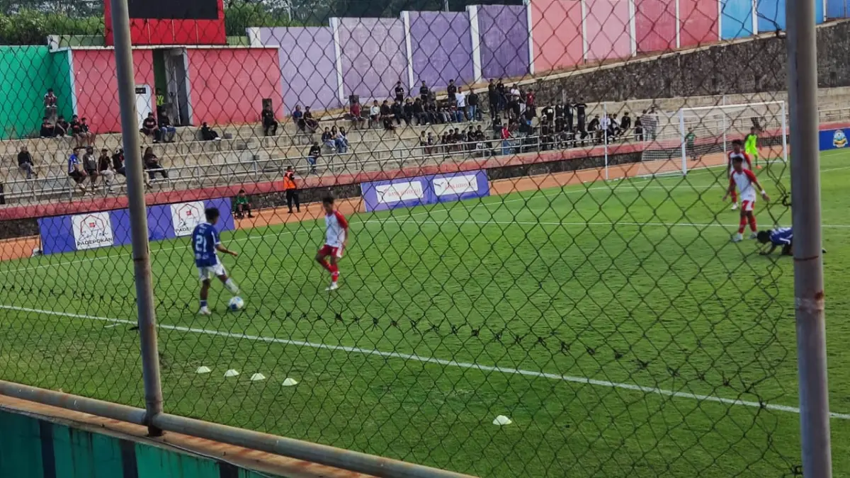 SARAT GENGSI: Pertandingan Persebi Boyolali vs Persika 1951 di Stadion Kebogiro, Rabu (3/6/2026). (HERNINDYA JALU/RADAR SOLO)