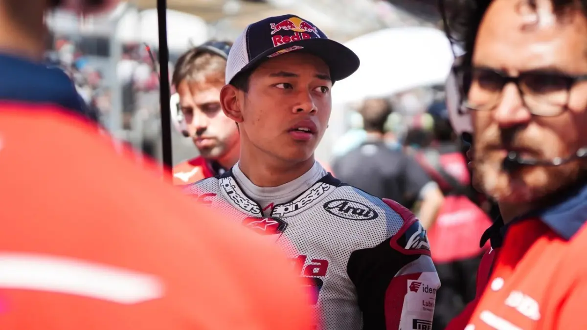 Gara-gara Hal Ini! Veda Ega Pratama Ketiban Giveaway Podium Kedua di Moto3 2026 Setelah Adrian Fernandez Didiskualifikasi (Honda Team Asia)