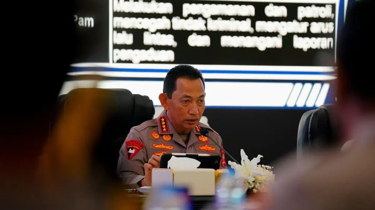 Kapolri Jenderal Listyo Sigit Prabowo dalam rapat koordinasi (rakor) lintas sektoral kesiapan pengamanan dan pelayanan Nataru di Gedung Perguruan Tinggi Ilmu Kepolisian (PTIK), Jakarta Selatan, Senin (15/12/2025).(Dokumentasi Humas Polri.)
