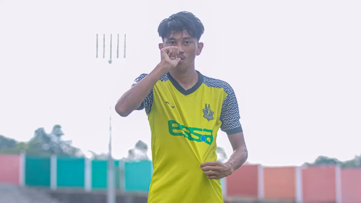 Pemain kunci Celebest FC Mohamad "Uci" Rifki merayakan golnya di Stadion Kebogiro, diajang Liga 4 Nasional. (10/6/2026). (TIM MEDIA CELEBEST FC) 