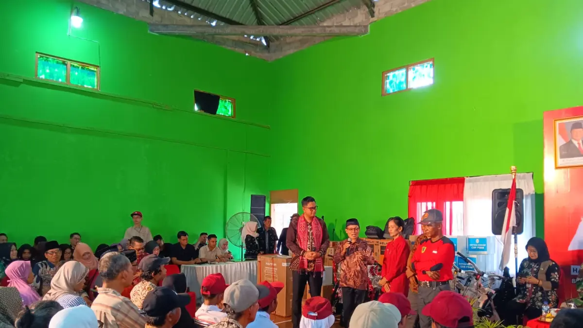 Bupati Klaten Hamenang Wajar Ismoyo saat memberikan sambutan dan menyerap aspirasi dari masyarakat (Angga Purenda/Radar Solo)