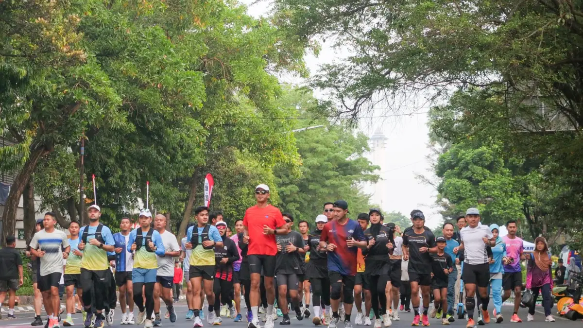 Olahraga lari di CFD Jalan Slamet Riyadi