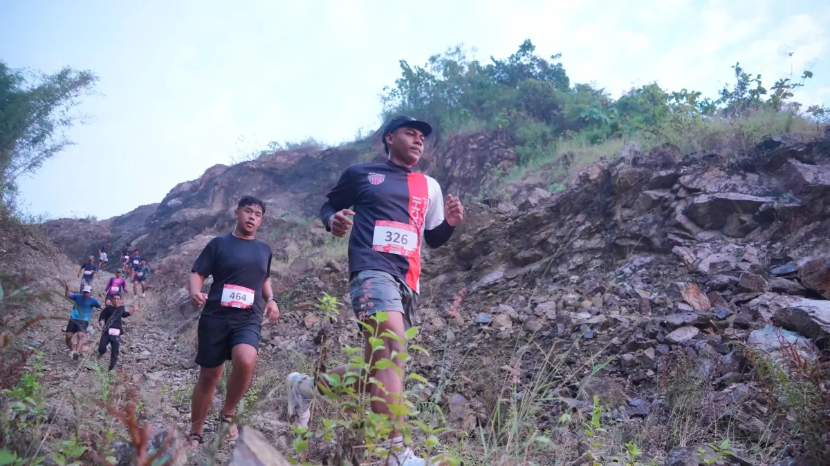 Kegiatan Run To Geopark Klaten yang melewati objek wisata Watu Prau, Desa Gununggajah, Kecamatan Bayat, Klaten. (Dokumentasi Diskominfo Klaten)