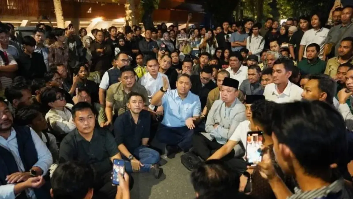 Wakil Menteri Pertanian (Wamentan) Sudaryono, Menteri Agraria dan Tata Ruang/Kepala Badan Pertanahan Nasional (ATR/BPN) Nusron Wahid berada di kawasan Universitas Gadjah Mada (UGM) Yogyakarta, Senin (15/6/2026). (ANTARA/HO-Kementan)