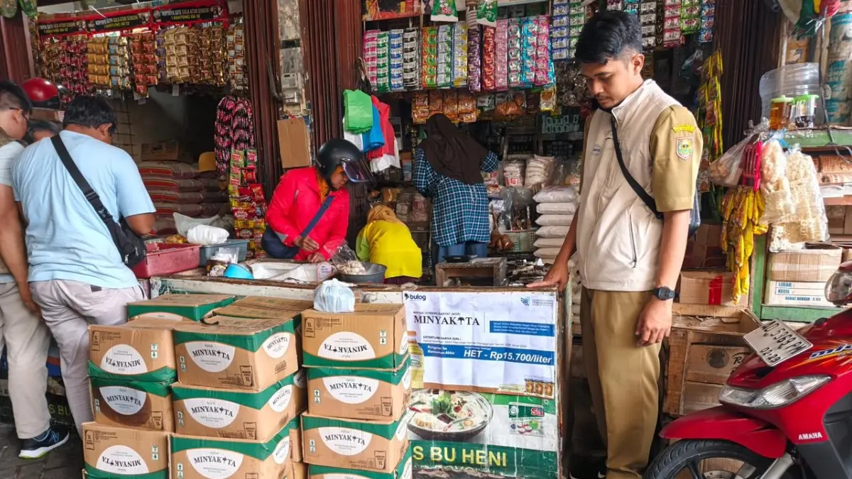 Ilustrasi MinyaKita yang dijual di pasar tradisional kawasan Boyolali. (ABDUL KHOFID/RADAR SOLO)