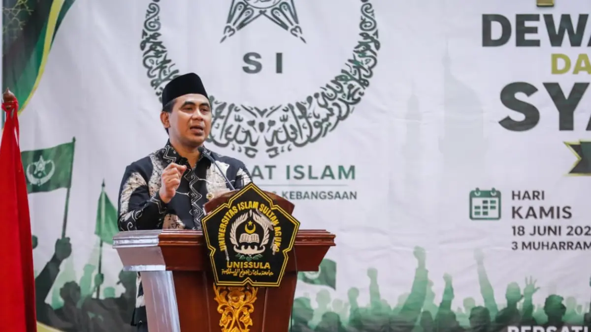 Wagub Jateng Taj Yasin beri paparan pada pelantikan pengurus SI Jawa Tengah di Universitas Islam Sultan Agung (Unissula) Semarang, Kamis (18 Juni 2026). (PEMPROV JATENG)