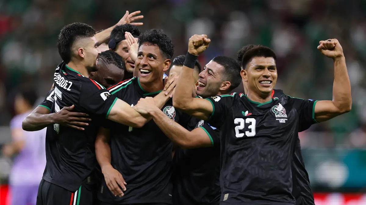 Gelandang Meksiko bernomor punggung #07, Luis Romo, merayakan bersama rekan-rekan setimnya setelah mencetak gol pertama timnya dalam pertandingan sepak bola Grup A Piala Dunia 2026 antara Meksiko dan Korea Selatan di Stadion Guadalajara, Zapopan, pada 18 Juni 2026. (instagram.com/miseleccionmx)