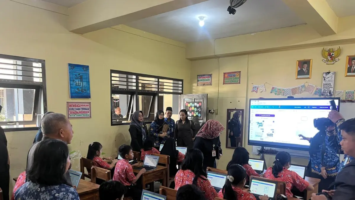 Launching program Sekolah Unggulan di SDN 1 Grogol, Sukoharjo, 26