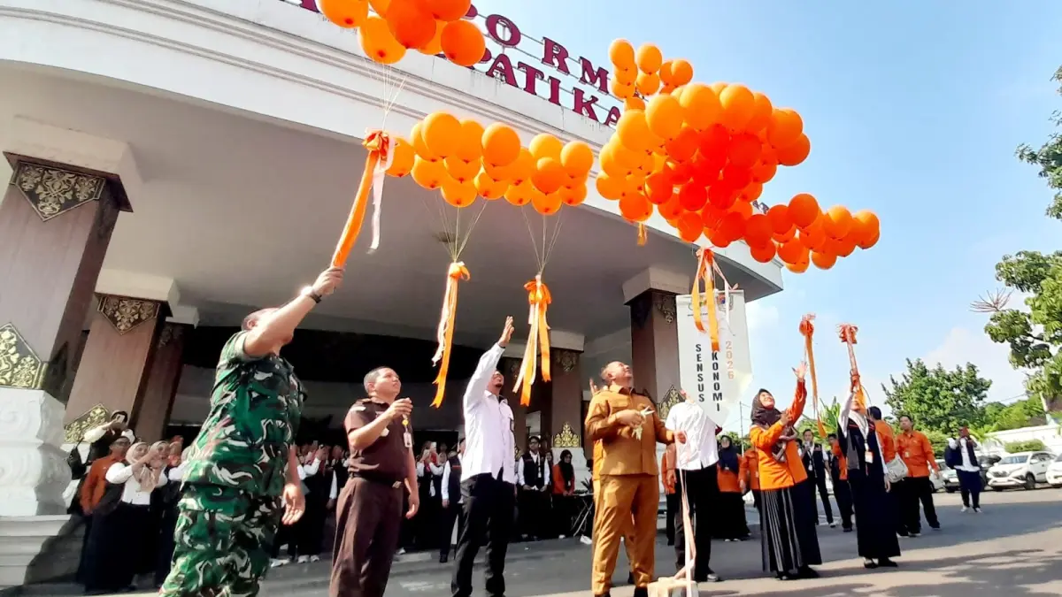 Bupati Karanganyar Rober Christanto saat melaunching program sensus ekonomi BPS Karanganyar, Senin (22/6/2026) siang. (Rudi Hartono/Radar Solo)