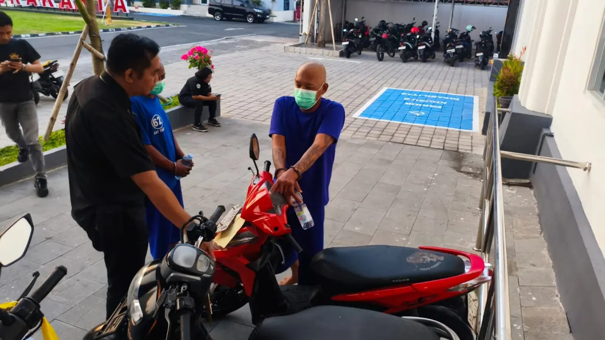 Residivis yang menggasak motor warga di Jalan Ir Sutami diamankan polisi, Senin (22/6/2026). ( A Christian/Radar Solo)