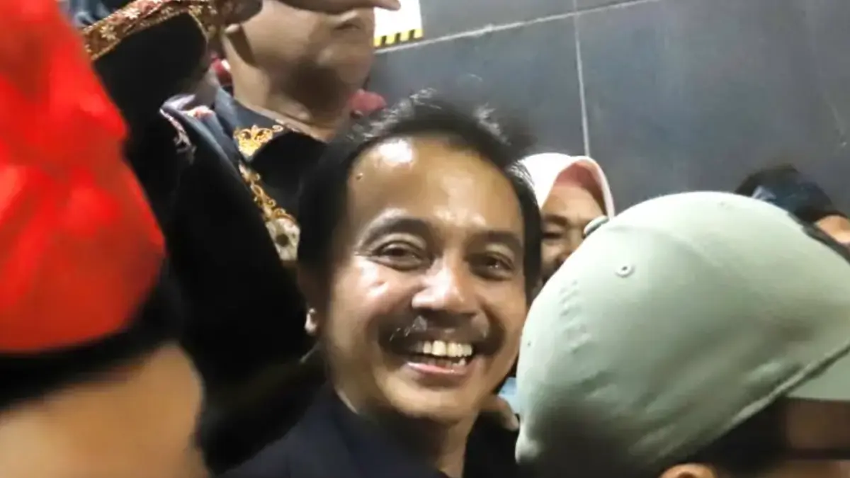Roy Suryo tak ditahan usai ditangkap terkait kasus tudingan ijazah palsu Jokowi. (JawaPos.com)
