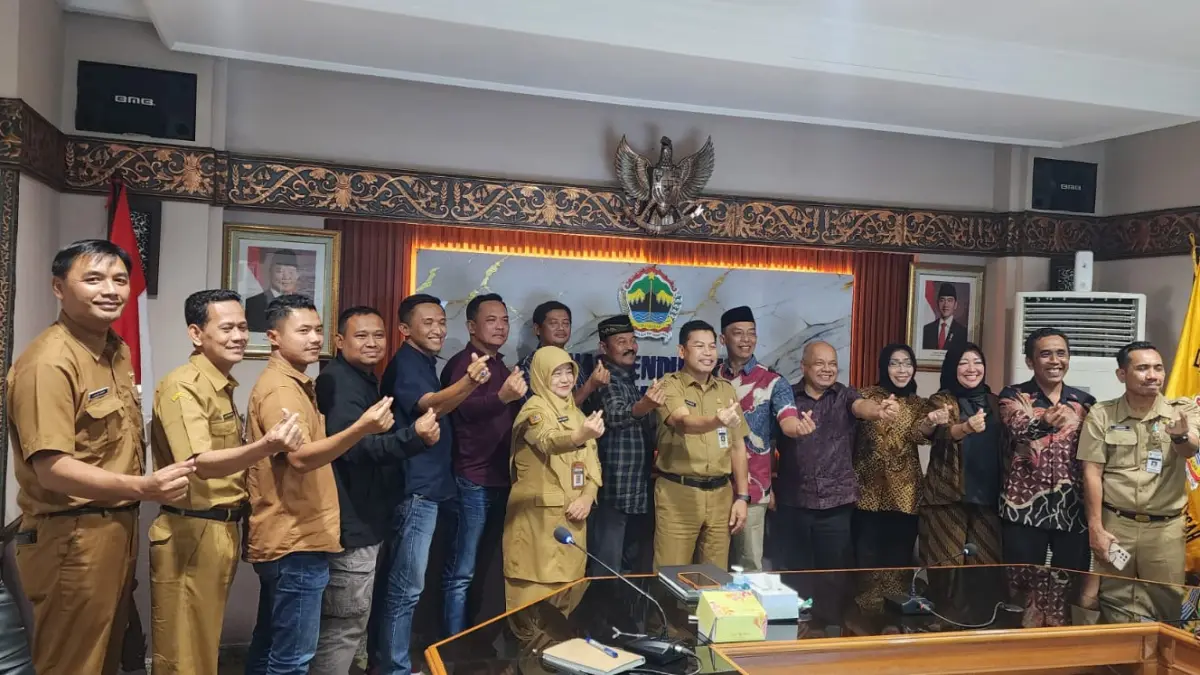 Audiensi di Disdik Jateng yang dihadiri perwakilan warga dan anggota DPRD Wonogiri membahas polemik puluhan anak di Puhpelem yang tertolak masuk SMKN 1 Puhpelem, Selasa (23/6/2026). ISTIMEWA