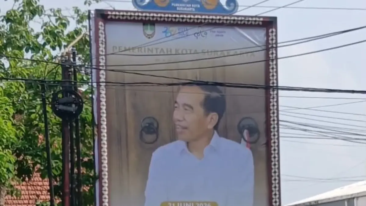 Baliho selamat ultah Jokowi dipasang Pemkot Solo di beberapa titik.