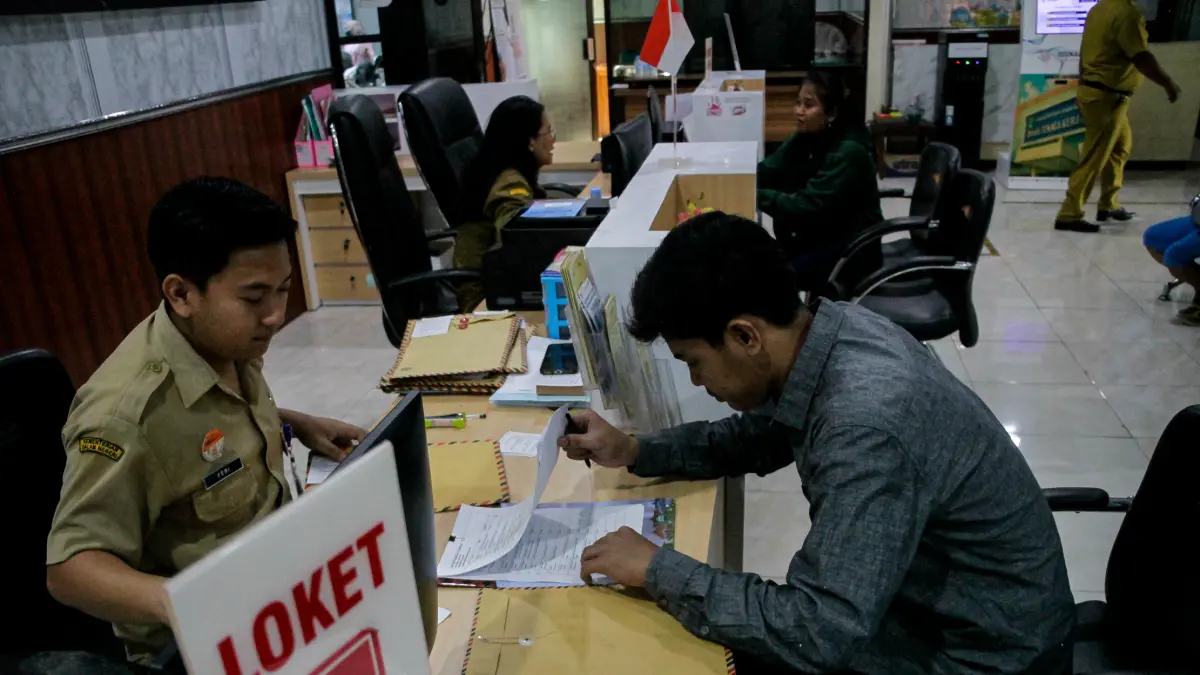 Calon tenaga kerja di Rumah Siap Kerja Disnaker Solo. (M Ihsan/Radar Solo)