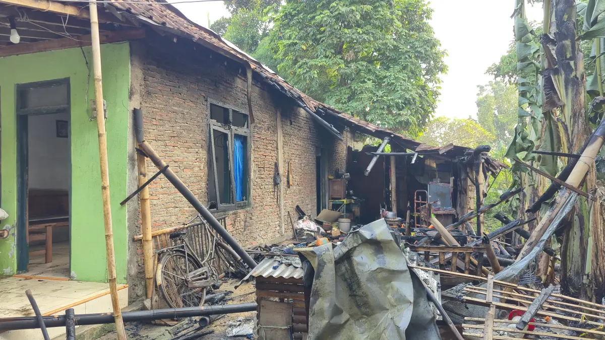 Dapur rumah warga Desa Pasung, Wedi, Klaten, terbakar, Selasa (23/6/2026). (DOK.POLRES KLATEN) 