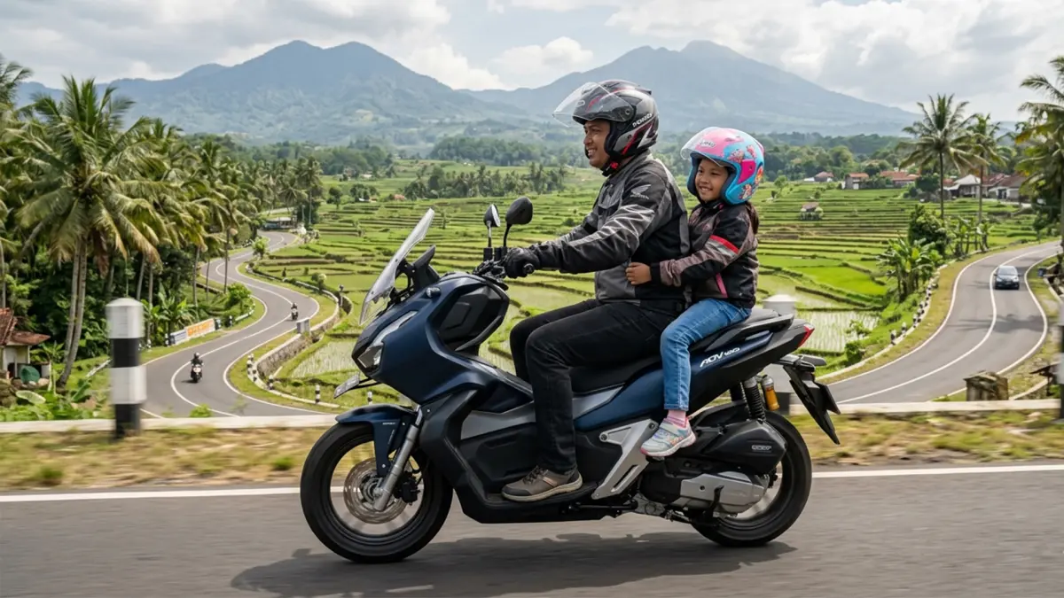 Etika Membonceng Buah Hati yang Kerap Terabaikan Saat Libur Panjang (Honda Jateng)