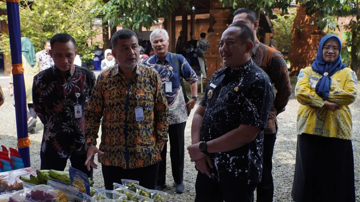 Bupati Karanganyar Rober Christanto saat membuka kegiatan Gema Desa 2026, Rabu (24/6/2026). (Rudi Hartono/Radar Solo)