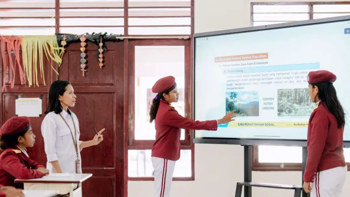 Kegiatan belajar mengajar Sekolah Rakyat. (kemensos.go.id)