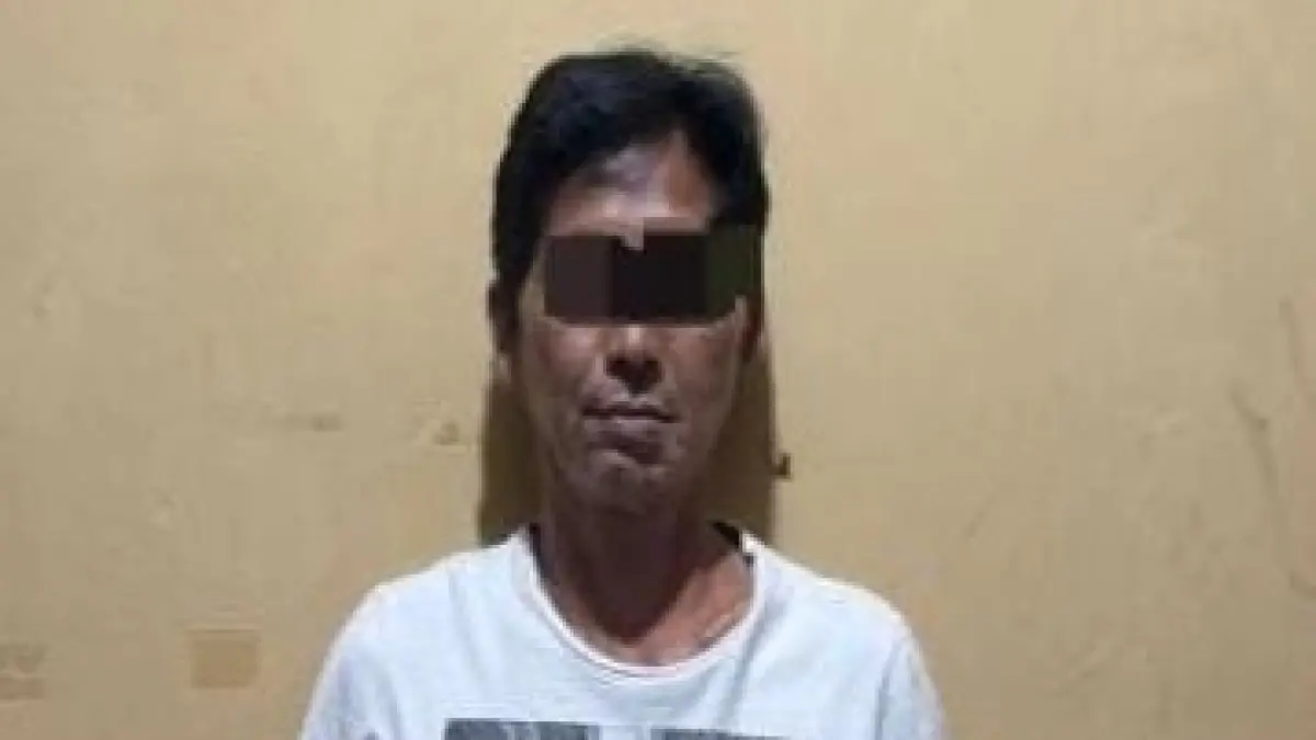 M alias Mentis, 51 warga Desa Ngandul, Kecamatan Sumberlawang, Sragen ditangkap karena menjadi penadah barang bukti kasus perampokan di Jenar. (Ahmad Khairudin/Radar Solo)